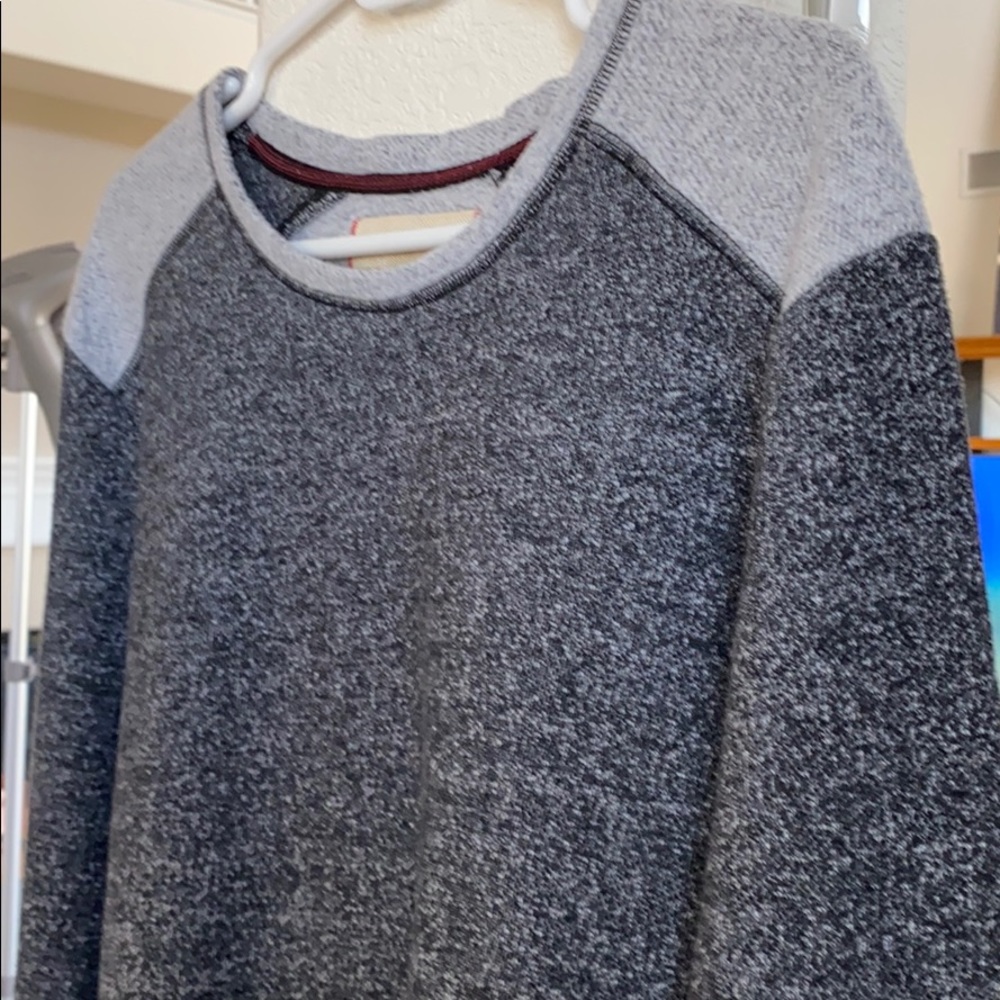 Tommy Bahama Gray Long Sleeve Pullover Sweatshirt - Picture 7 of 10